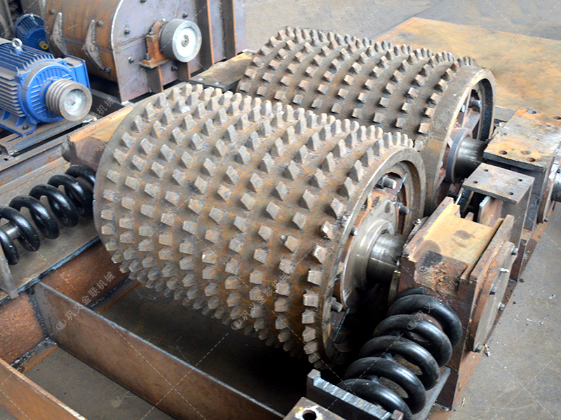 煤礦作業(yè)環(huán)境惡劣，雙齒輥破碎機(jī)在耐用性與可靠性上做了哪些文章？